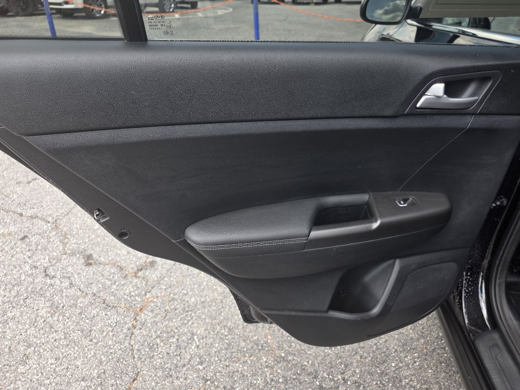 Photo 18 of this KIA SPORTAGE
