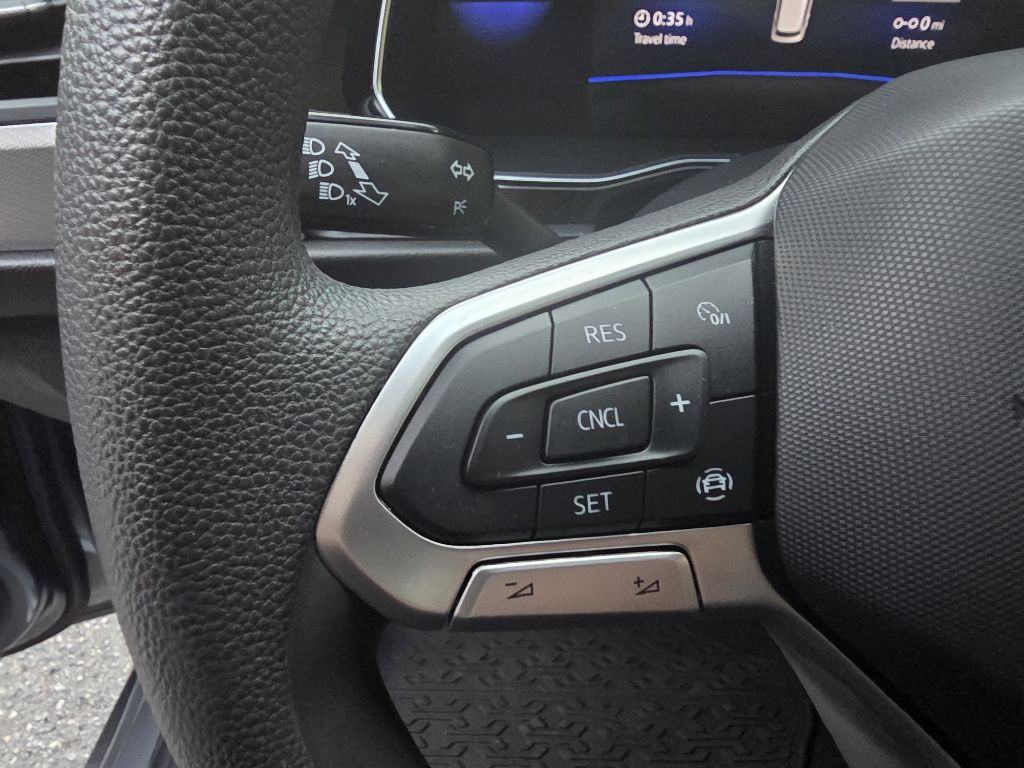 Photo 14 of this VOLKSWAGEN JETTA
