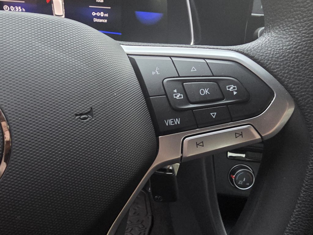 Photo 13 of this VOLKSWAGEN JETTA