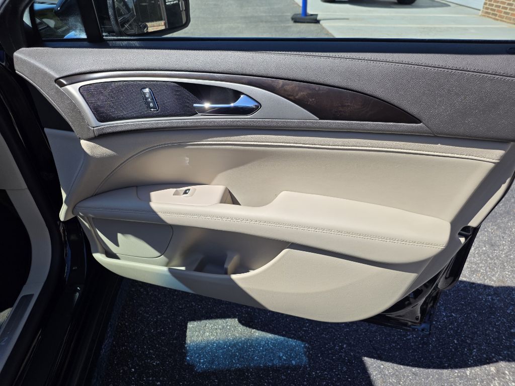 Photo 30 of this LINCOLN MKZ