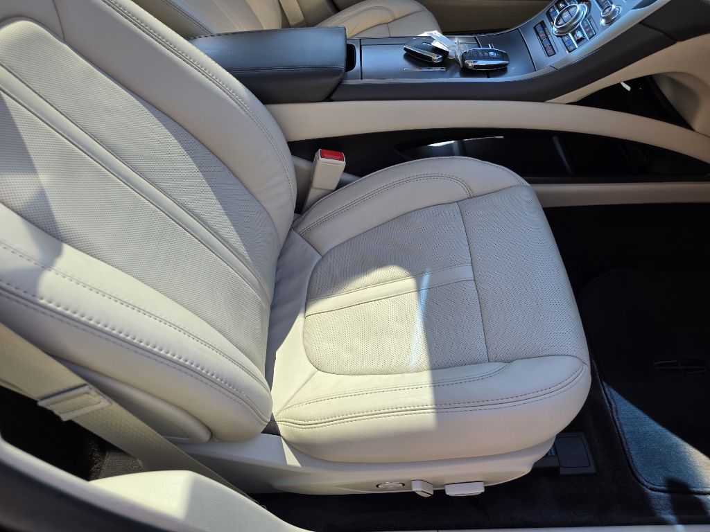 Photo 27 of this LINCOLN MKZ