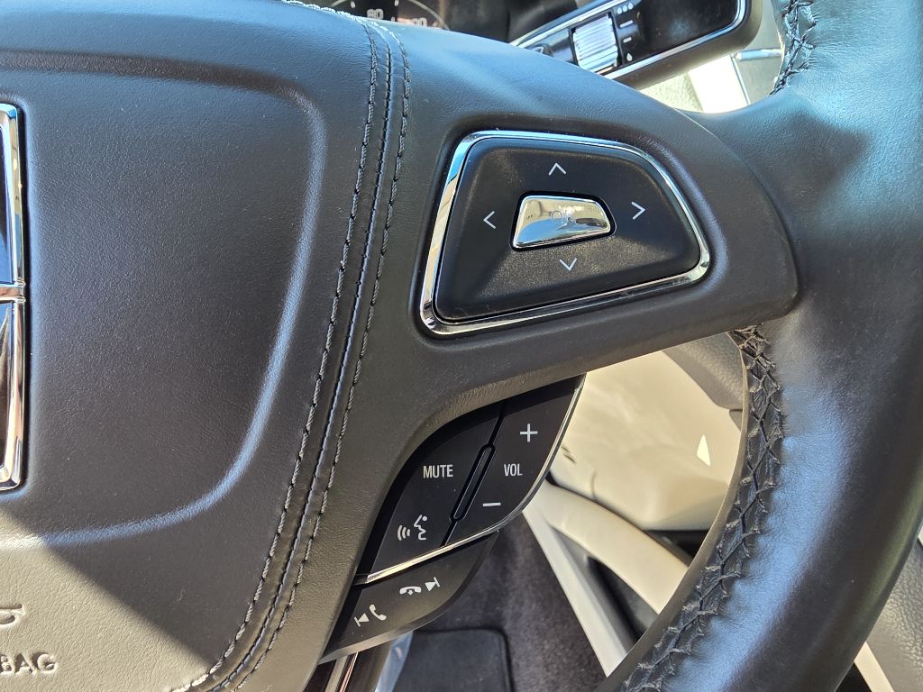 Photo 23 of this LINCOLN MKZ