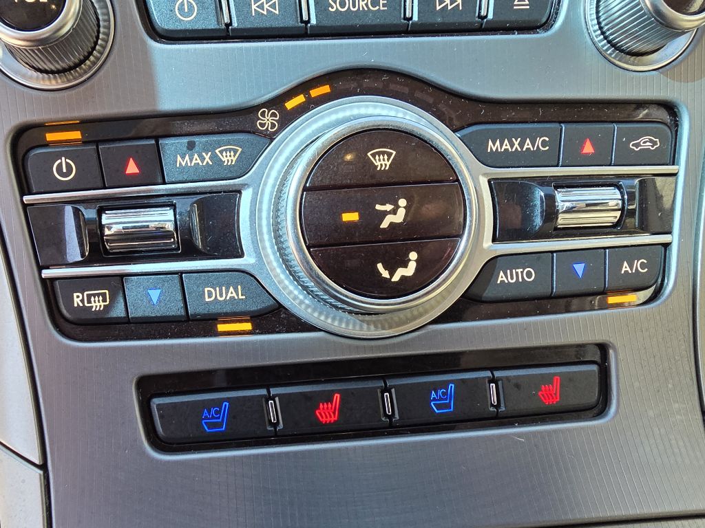 Photo 22 of this LINCOLN MKZ
