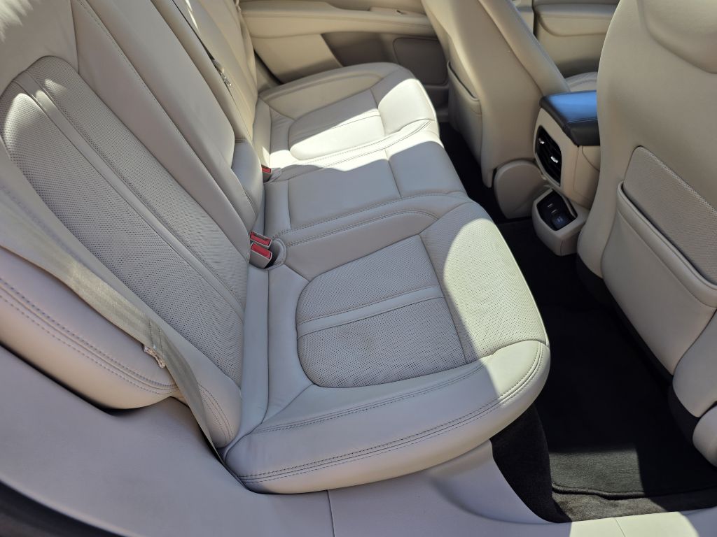 Photo 28 of this LINCOLN MKZ