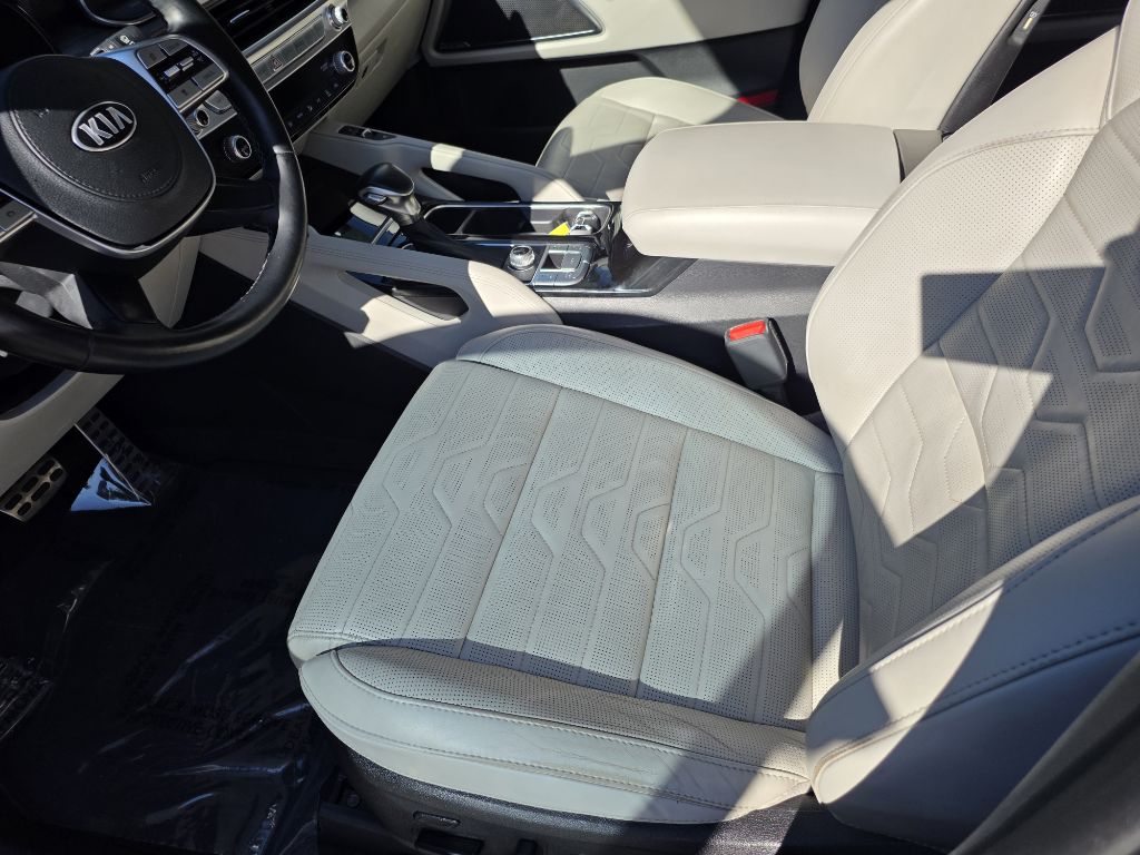 Photo 10 of this KIA TELLURIDE