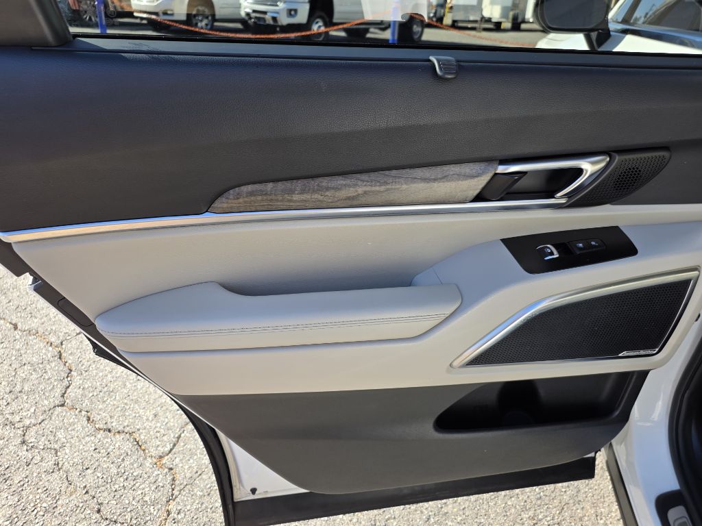 Photo 27 of this KIA TELLURIDE