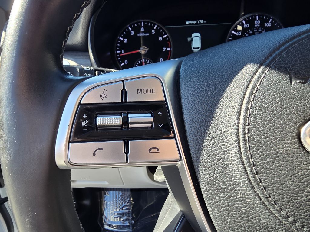 Photo 20 of this KIA TELLURIDE