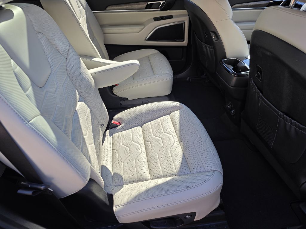 Photo 30 of this KIA TELLURIDE