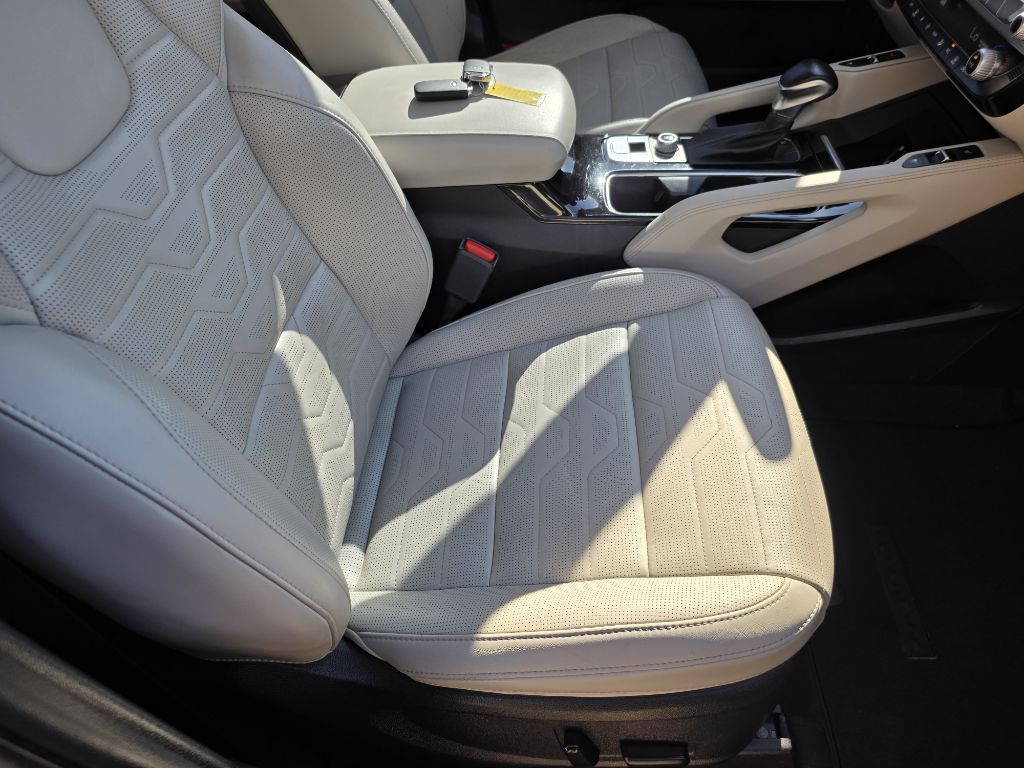 Photo 32 of this KIA TELLURIDE