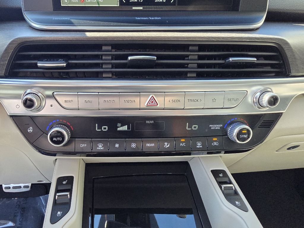 Photo 17 of this KIA TELLURIDE