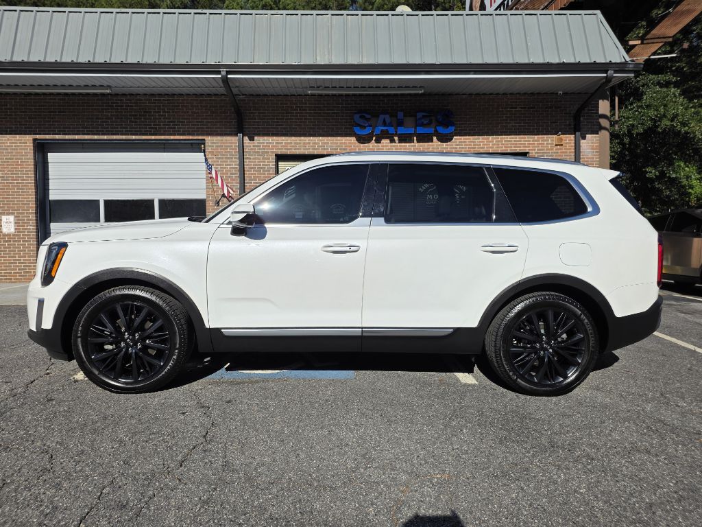Photo 2 of this KIA TELLURIDE
