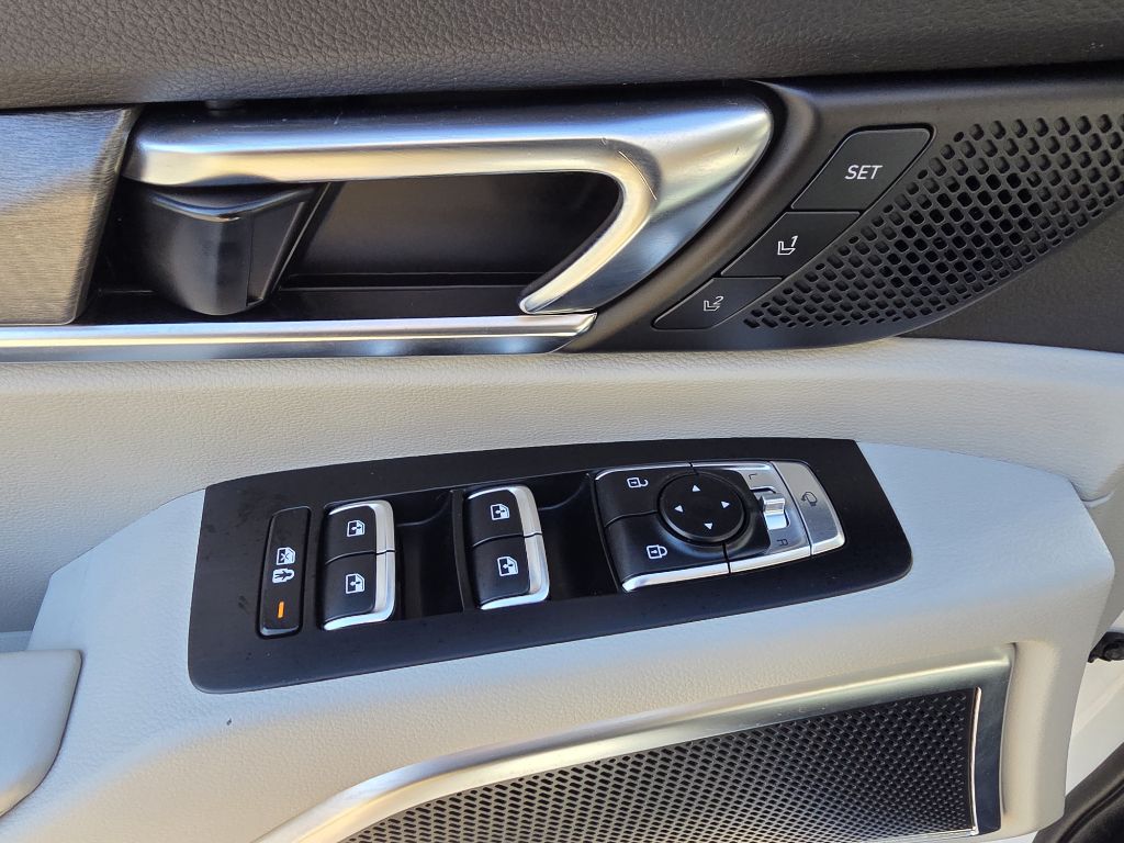 Photo 24 of this KIA TELLURIDE