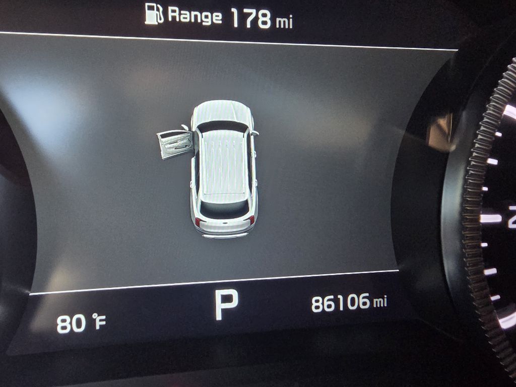 Photo 18 of this KIA TELLURIDE