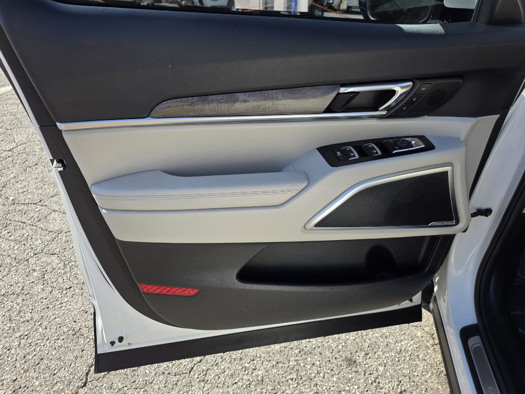 Photo 25 of this KIA TELLURIDE