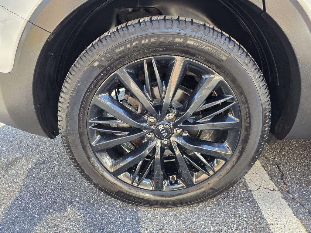 Photo 35 of this KIA TELLURIDE