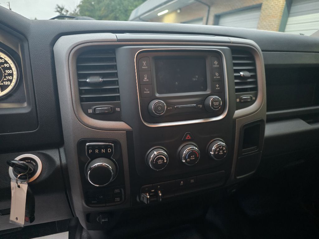 Photo 11 of this RAM 1500 CLASSIC