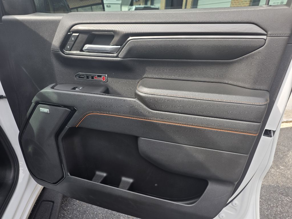 Photo 32 of this GMC SIERRA 1500
