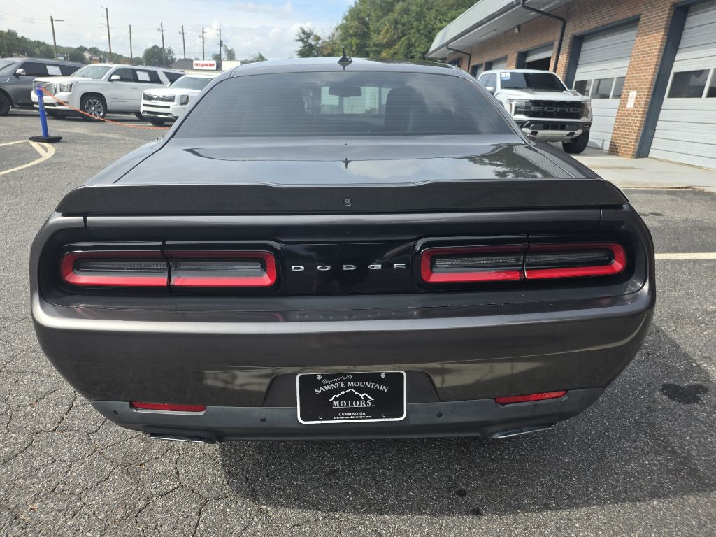 Photo 4 of this DODGE CHALLENGER