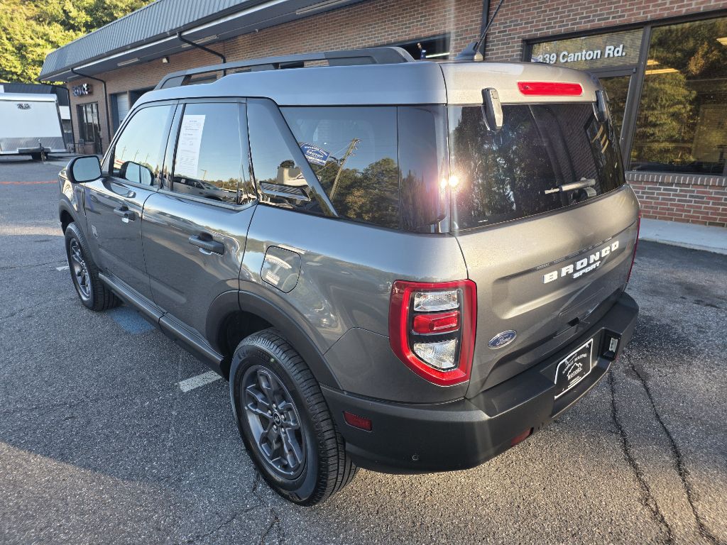 Photo 3 of this FORD BRONCO SPORT