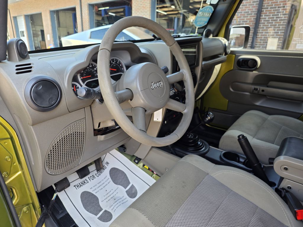 Photo 13 of this JEEP WRANGLER UNLIMI