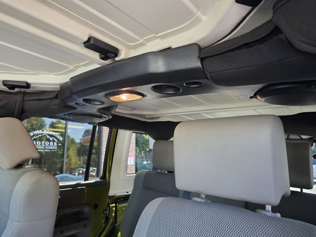 Photo 17 of this JEEP WRANGLER UNLIMI