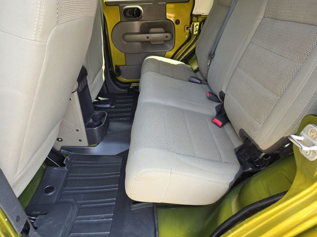 Photo 21 of this JEEP WRANGLER UNLIMI