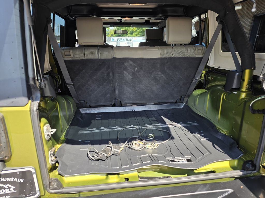 Photo 22 of this JEEP WRANGLER UNLIMI