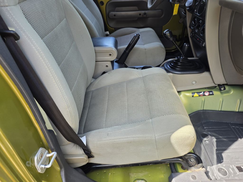 Photo 25 of this JEEP WRANGLER UNLIMI