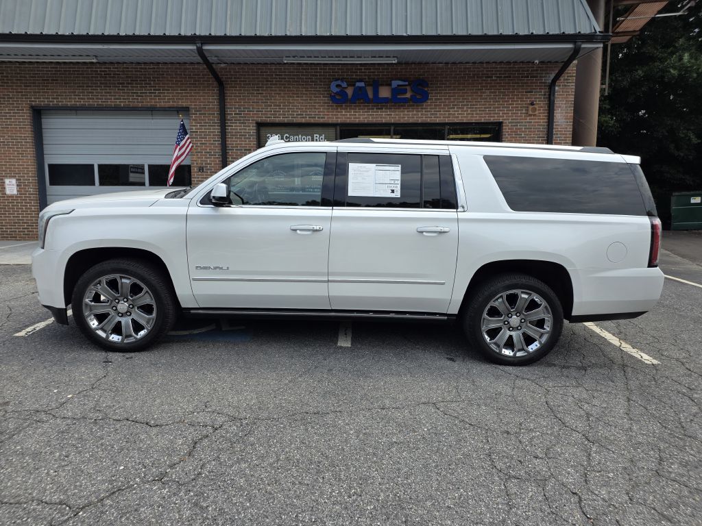 Photo 2 of this GMC YUKON XL