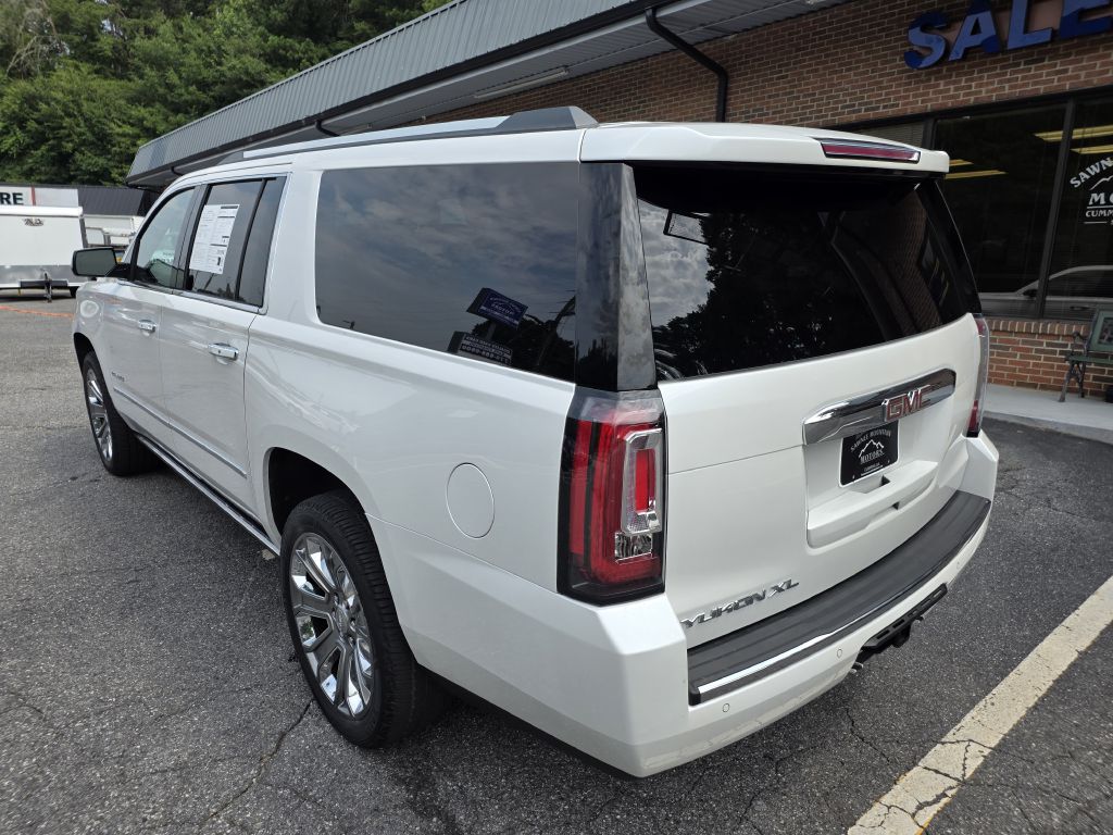 Photo 3 of this GMC YUKON XL