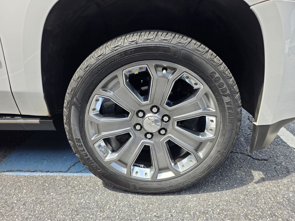 Photo 34 of this GMC YUKON XL