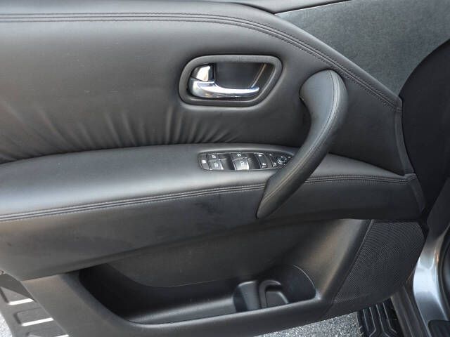 Photo 12 of this NISSAN ARMADA