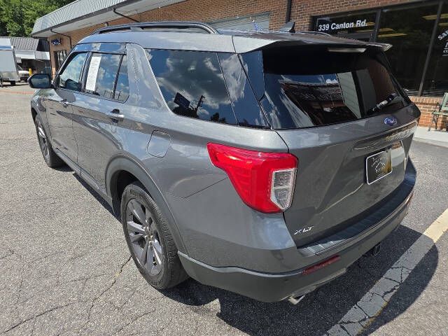 Photo 4 of this FORD EXPLORER