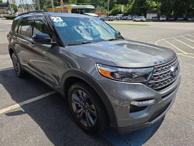 Photo 8 of this FORD EXPLORER