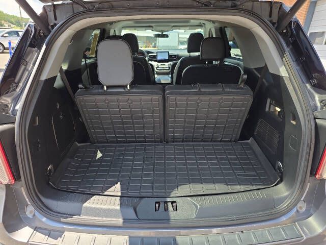 Photo 24 of this FORD EXPLORER