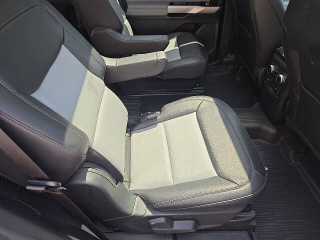 Photo 25 of this FORD EXPLORER