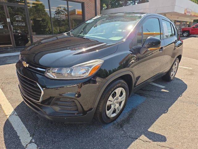 Photo 2 of this CHEVROLET TRAX
