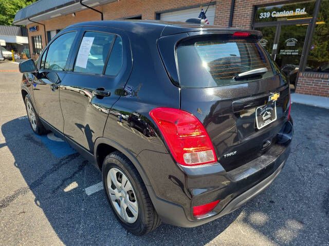 Photo 4 of this CHEVROLET TRAX