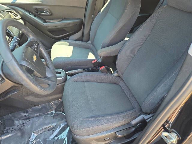 Photo 11 of this CHEVROLET TRAX