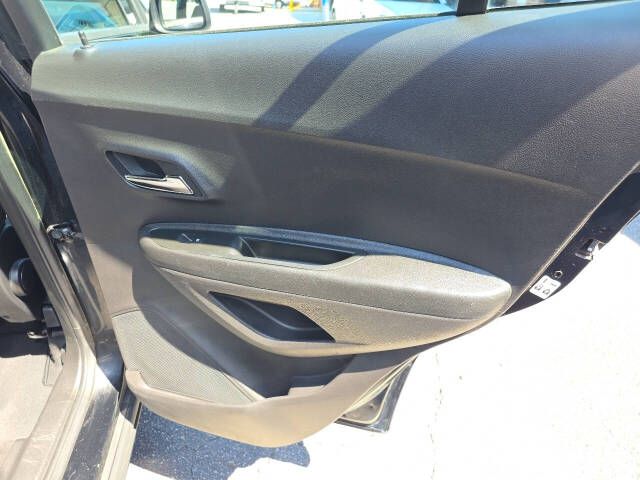 Photo 22 of this CHEVROLET TRAX
