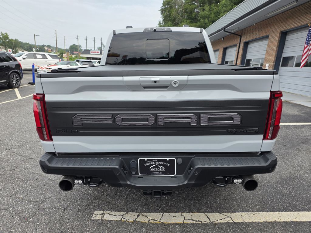 Photo 4 of this FORD F-150 RAPTOR