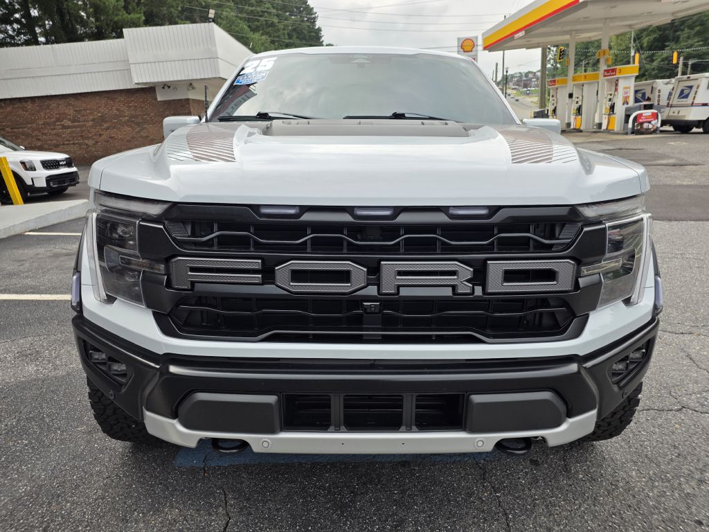 Photo 9 of this FORD F-150 RAPTOR