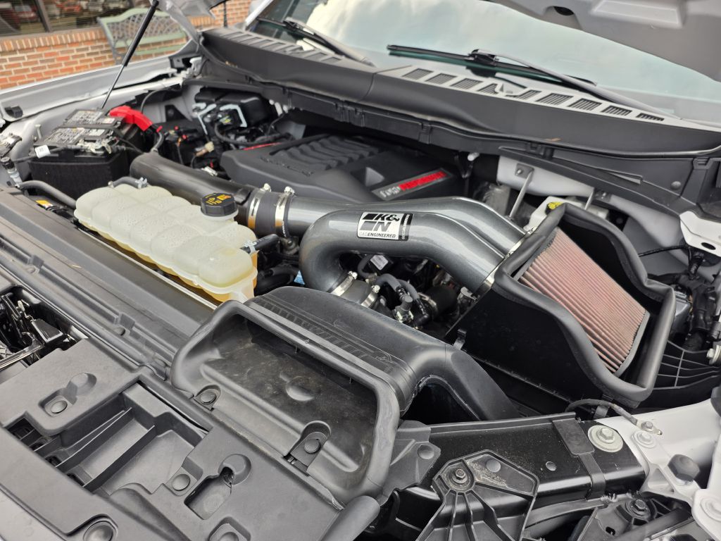Photo 31 of this FORD F-150 RAPTOR