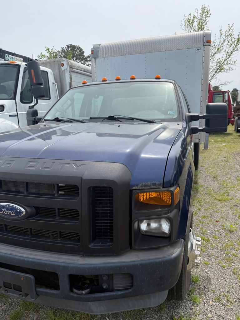 Photo 2 of this FORD F350