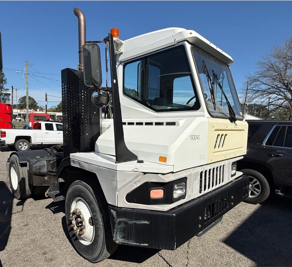 Photo 2 of this KALMAR OTTOWA T2 SPOTTER TRUCK