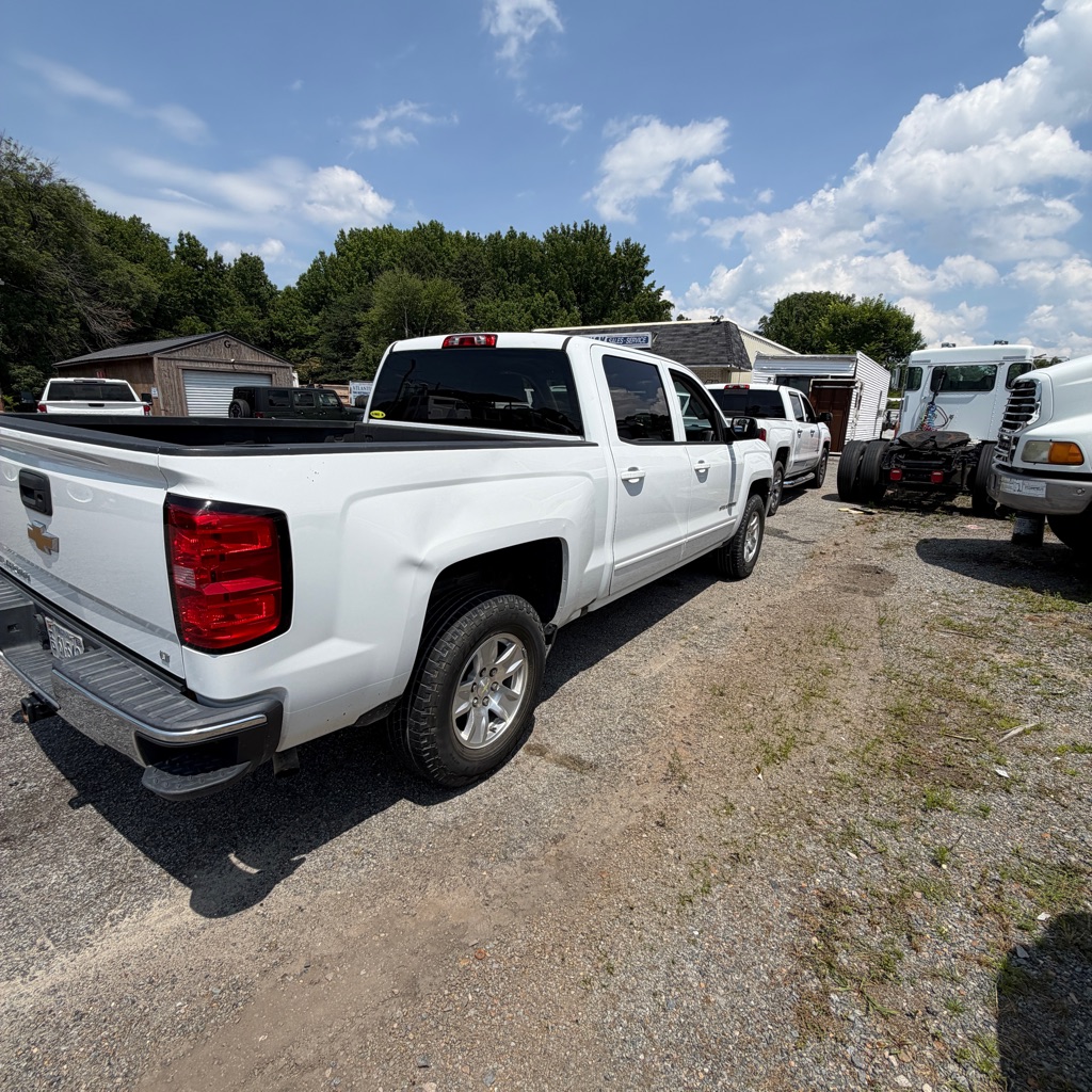 Photo 4 of this CHEVROLET SILVERADO 1500