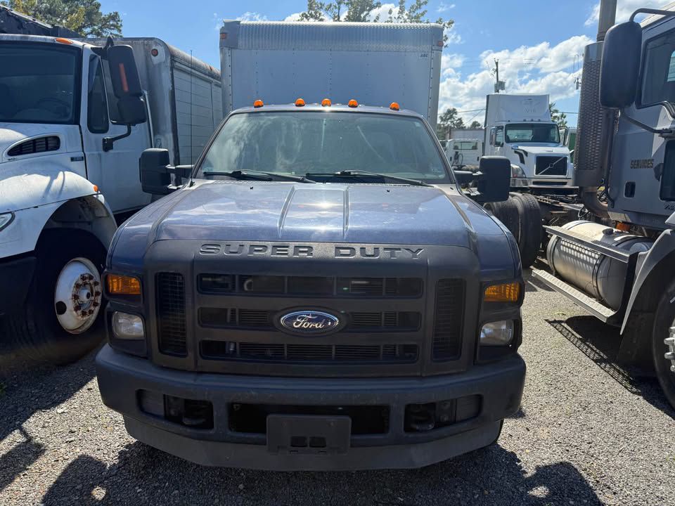 Photo 3 of this FORD F350