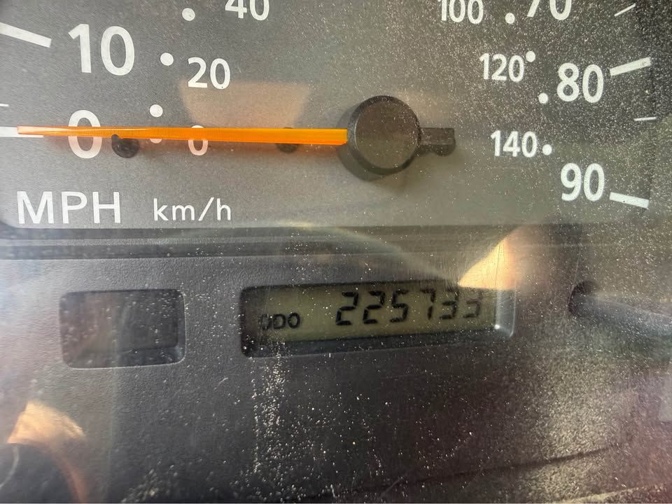 Photo 8 of this NISSAN DIESEL UD1200