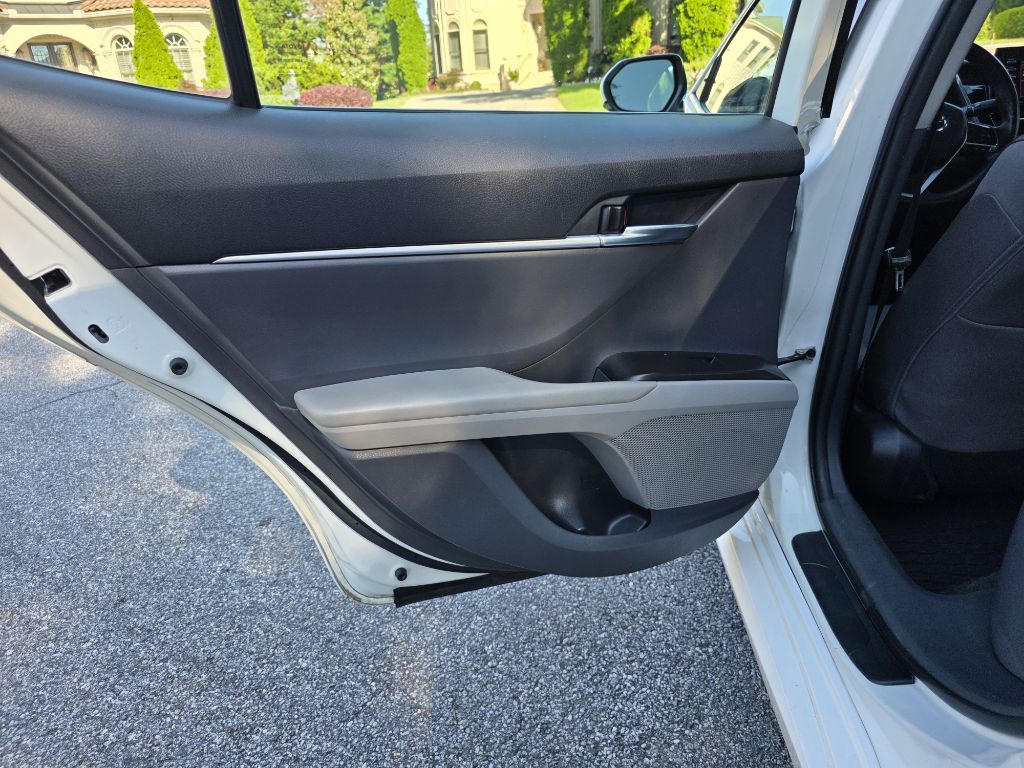 Photo 14 of this TOYOTA CAMRY