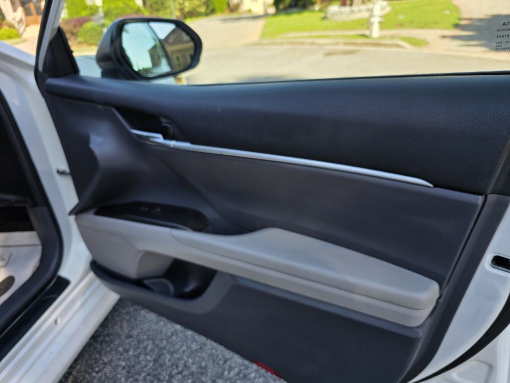 Photo 19 of this TOYOTA CAMRY
